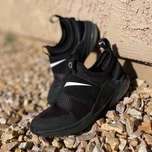 Nike Womens Joy Ride Sneakers